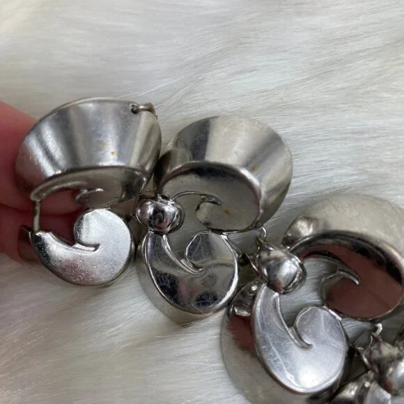 Vintage Monet Silver Tone Link Swirl Bracelet 7